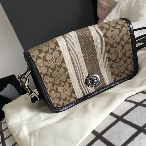 🤎authentic small coach shoulder cross body 🤎 - Picture 1 of 6